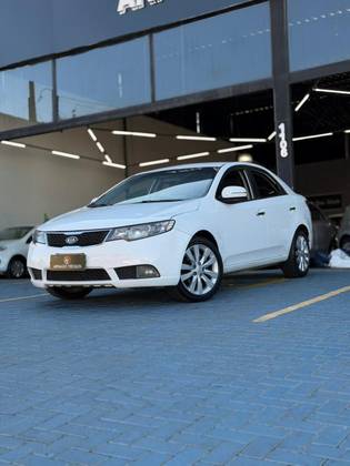 KIA CERATO 1.6 SX3 16V GASOLINA 4P AUTOMÁTICO KIA CERATO 1.6 SX3 16V GASOLINA 4P AUTOMÁTICO